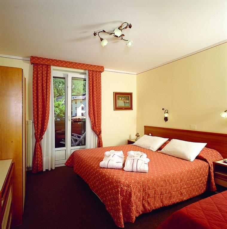 Hotel Des Alpes Molveno Oda fotoğraf